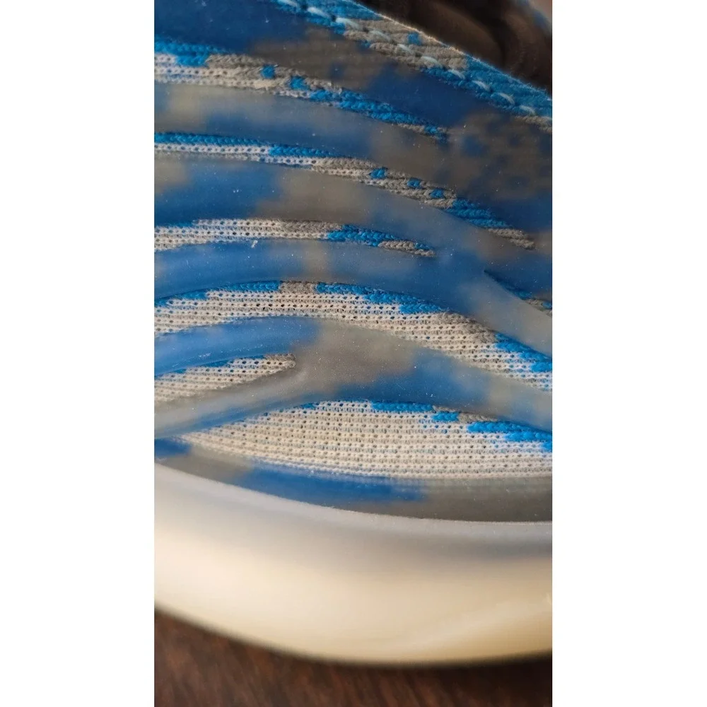 Adidas‎ Yeezy QNTM Sz 6 Teal Blue Sneakers Athletic Lifestyle Shoes small flaw